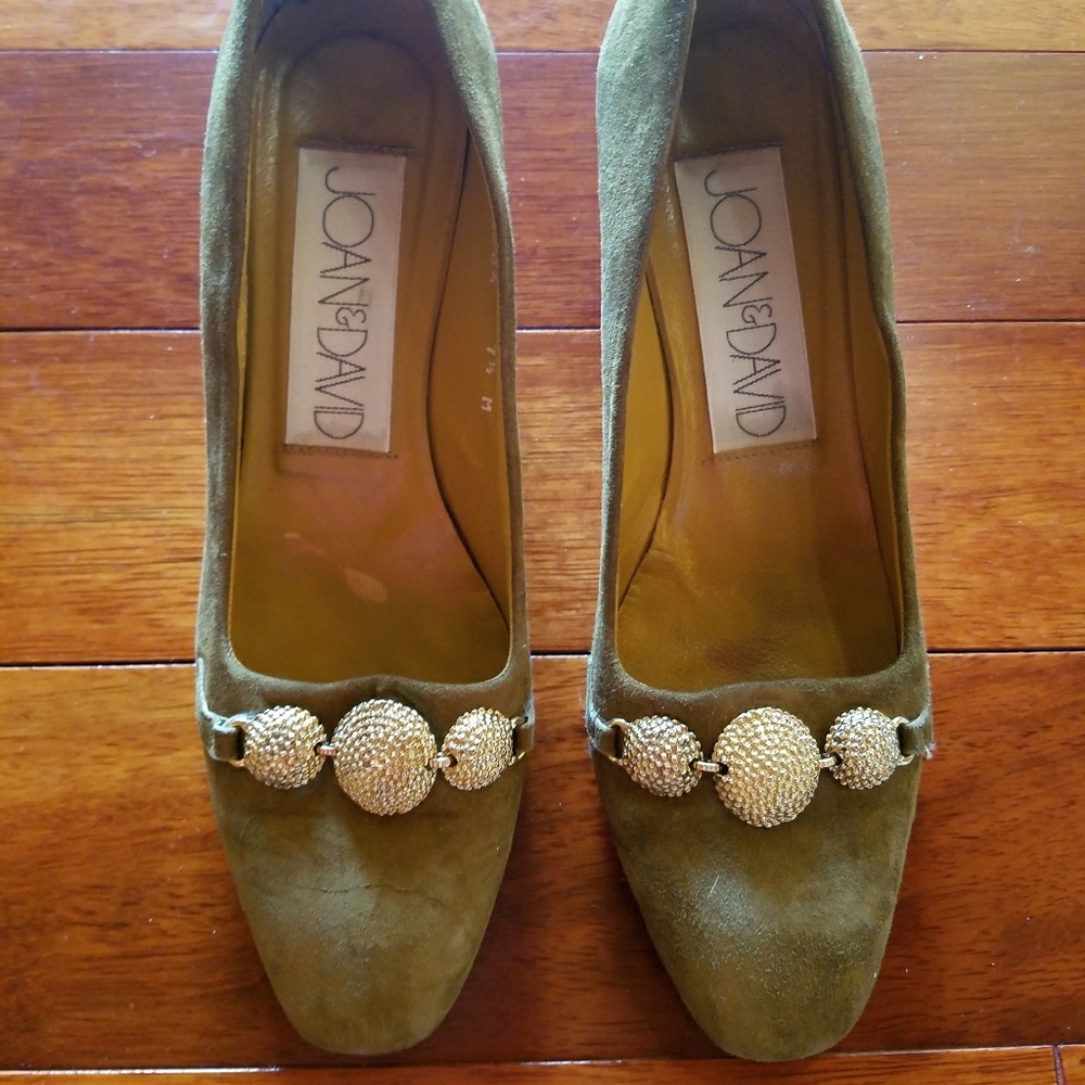 Joan & David *Vintage* Olive colored Suede shoe