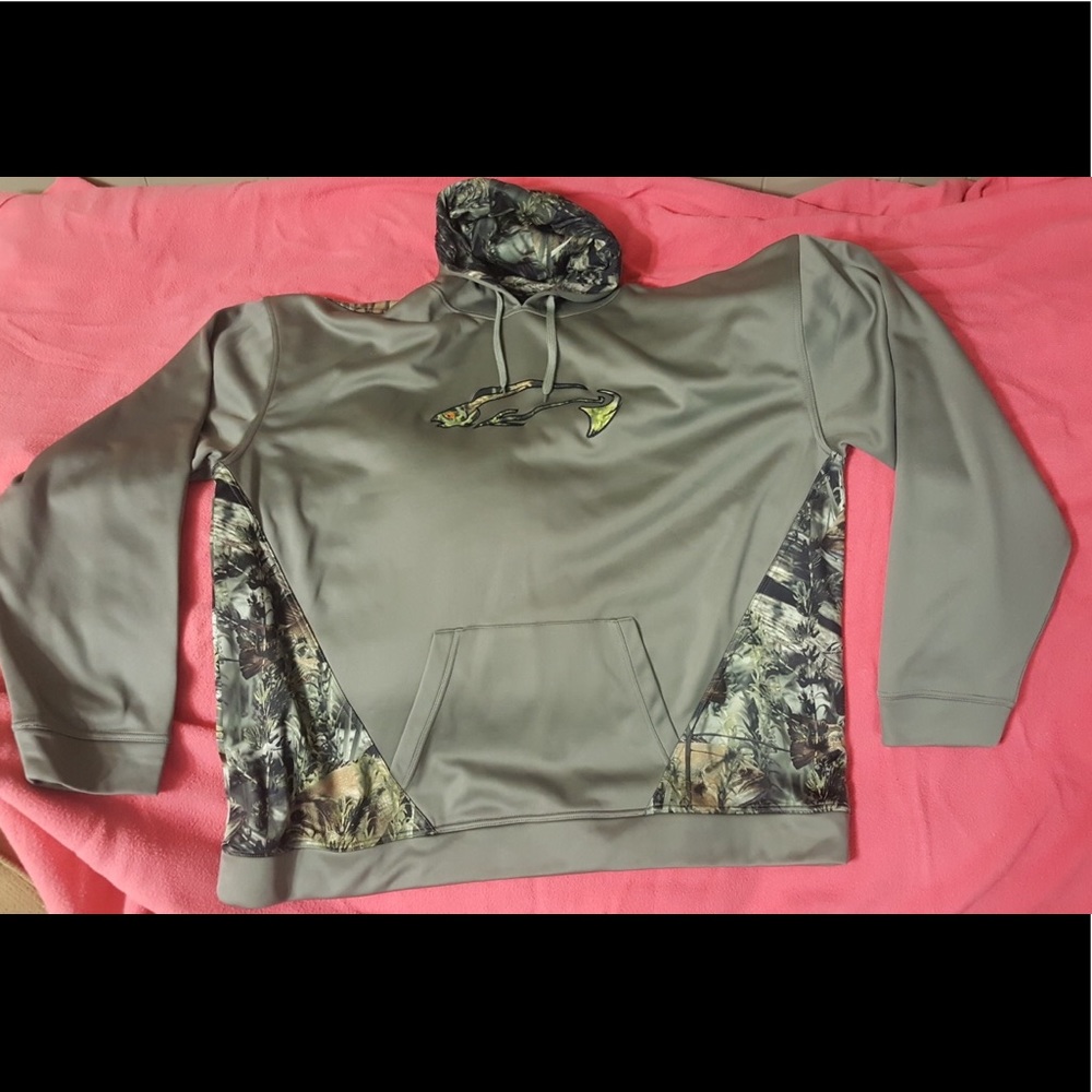 Brand new Fishouflage Performance Hoodie