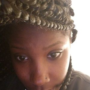 Meet your Posher, Briana