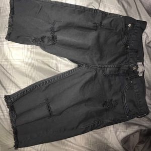 Skinny denim- distressed shorts