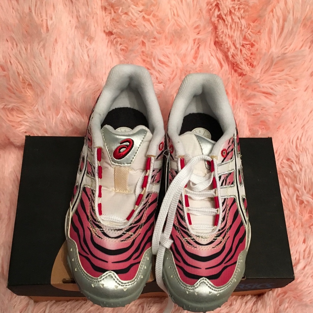 Nib Asics Spikeless Running Shoes Size 5 - image 1