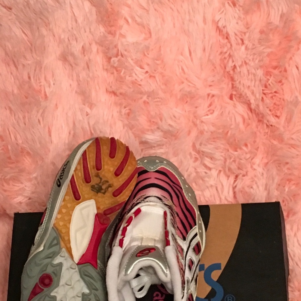 Nib Asics Spikeless Running Shoes Size 5 - image 3