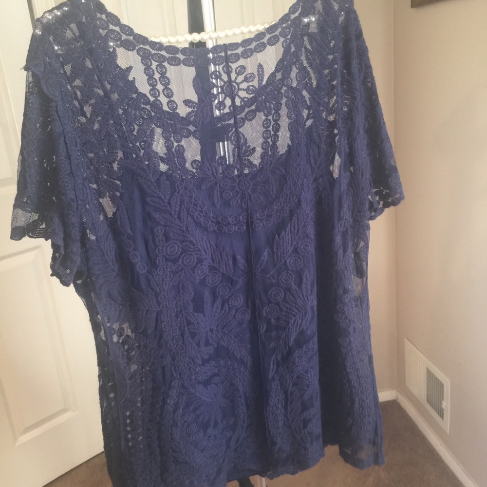 Dinner or casual sheet top.