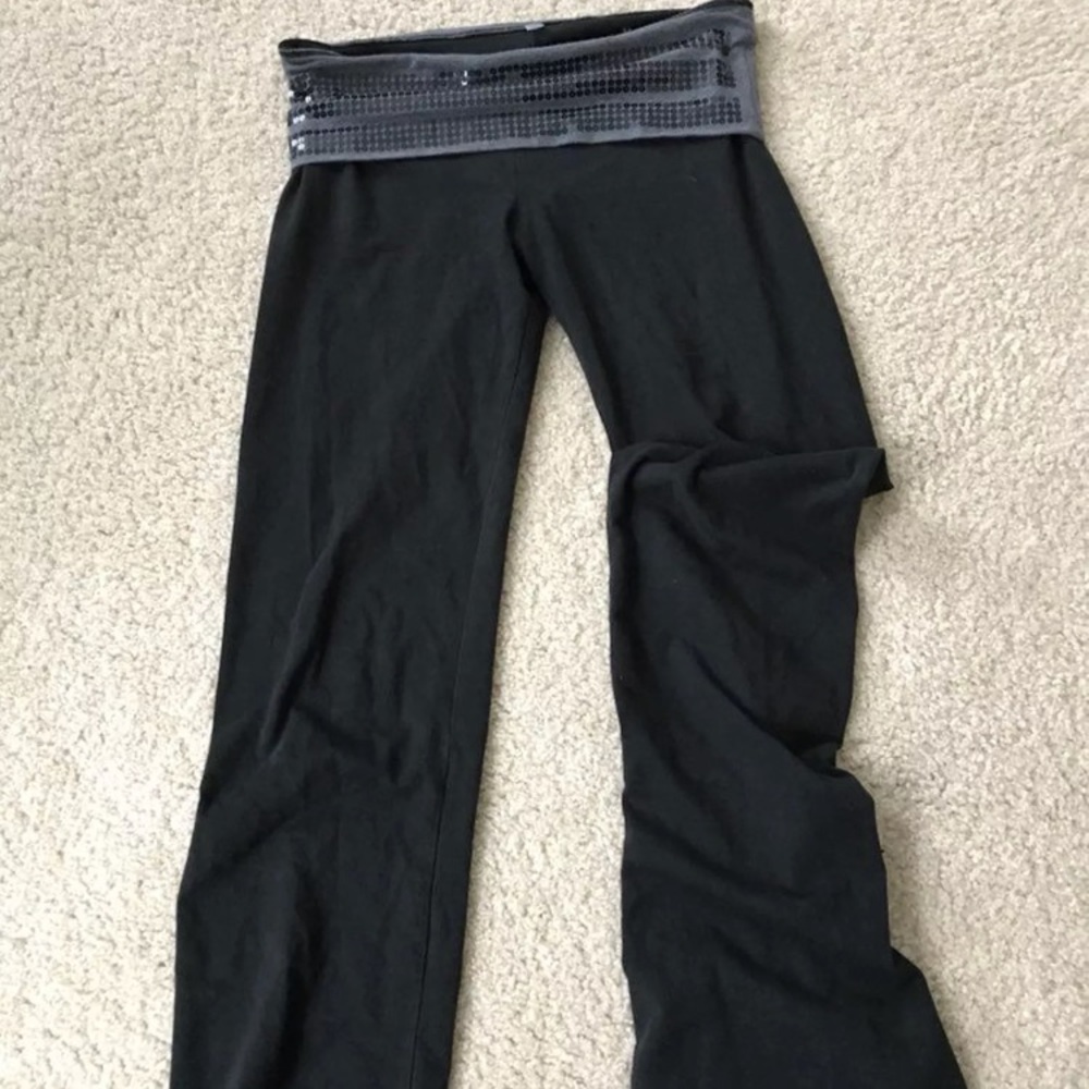 VS bootcut yoga pants