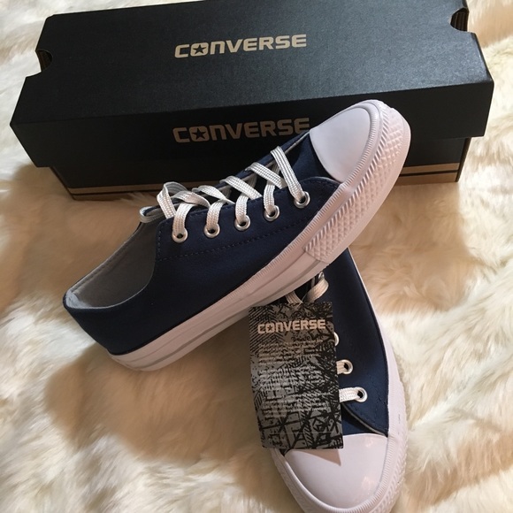 Converse - Picture 2 of 5