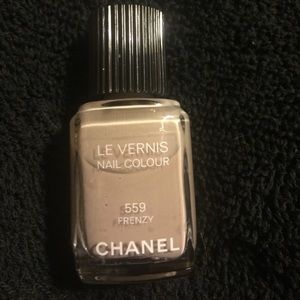 Chanel nail color