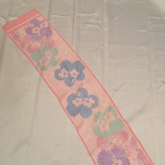 Pastel flower scarf. - Picture 2 of 2