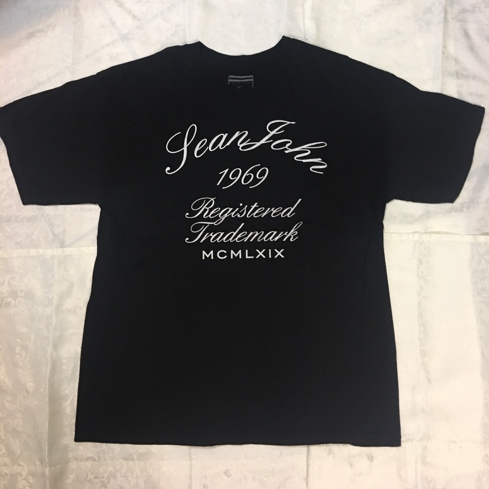 Men’s Sean John T-shirt