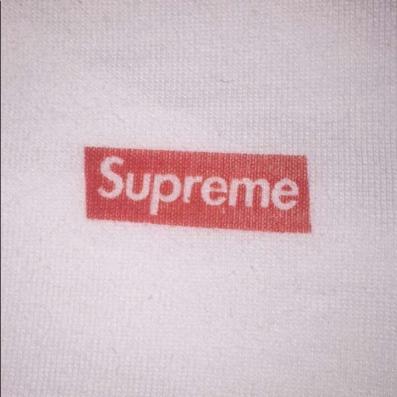 3 Supreme Hanes t-shirt. 100% real - Picture 2 of 3