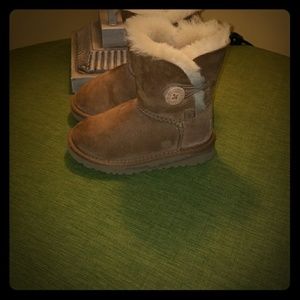 Bailey Button Uggs