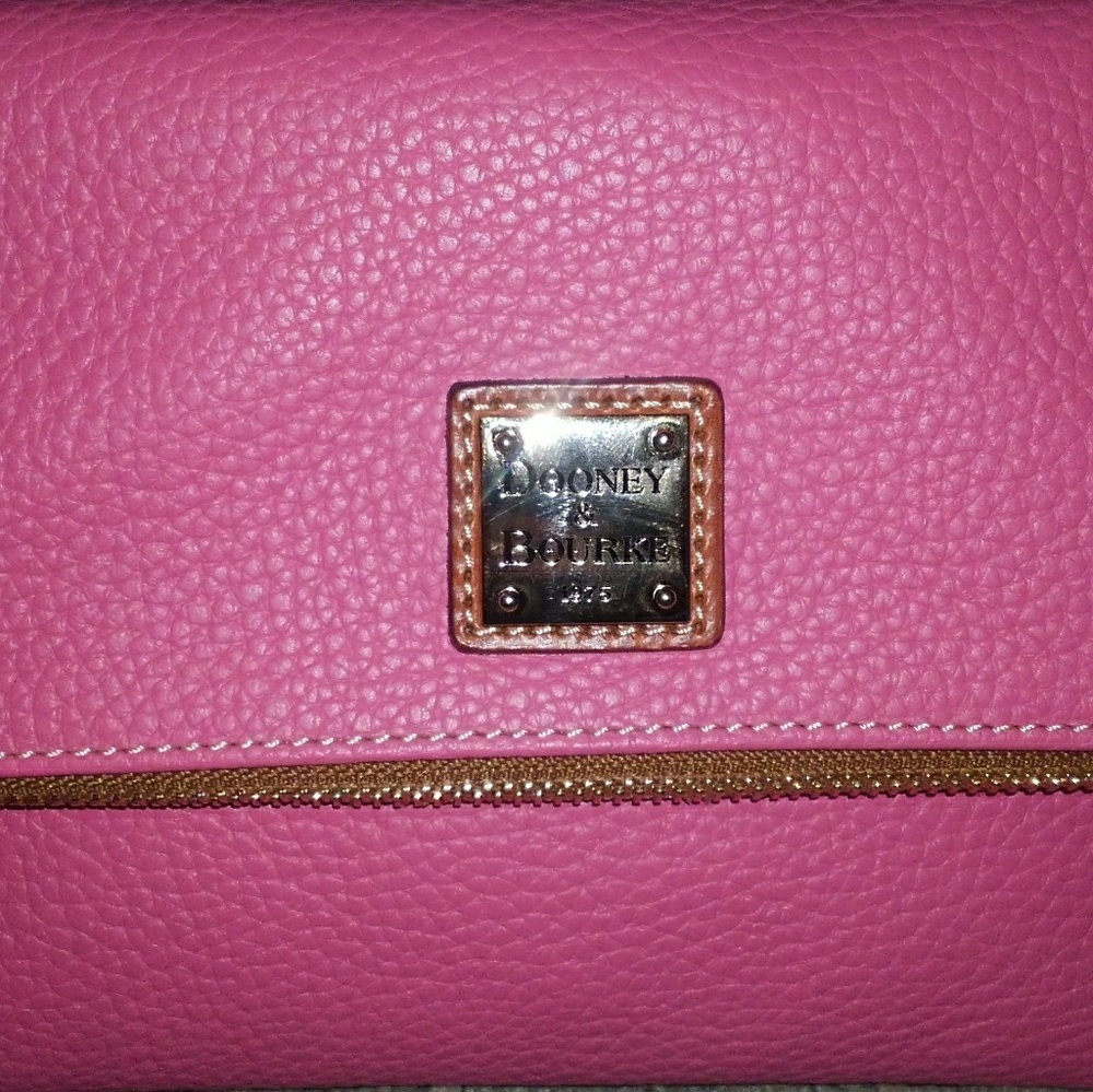 NWT Dooney & Burke crossbody/clutch