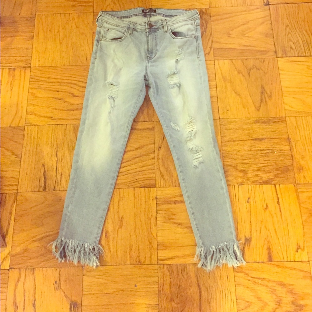 NEW - Zara blue ripped jeans with fringe at bottom