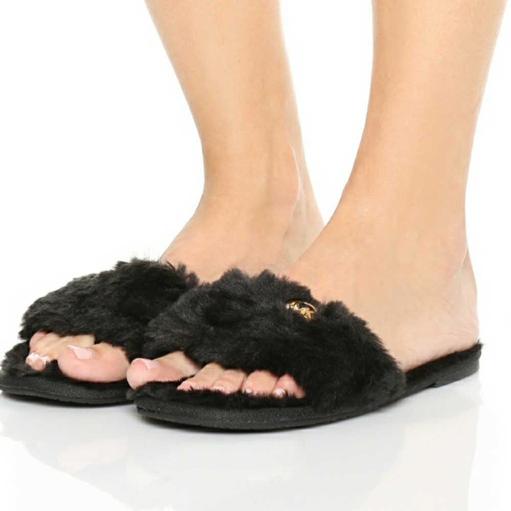 ❤LAST 1 ❤ MICHAEL KORS FAUX FUR SLIPPERS - Picture 2 of 4