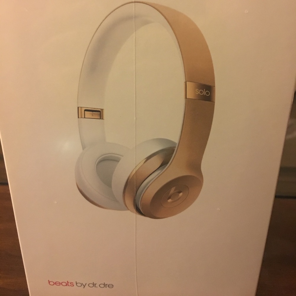 Beatssolo3 wireless headphones