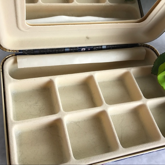 🎈SOLD🎈blue & soft pink jewelry box gold edge - Picture 2 of 4