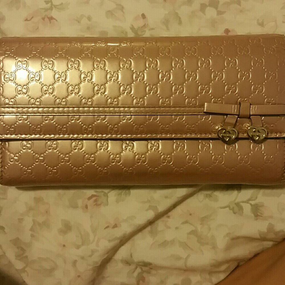 Pink Gucci Patent leather wallet