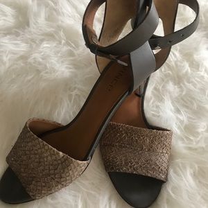 Authentic Vince Heeled sandal