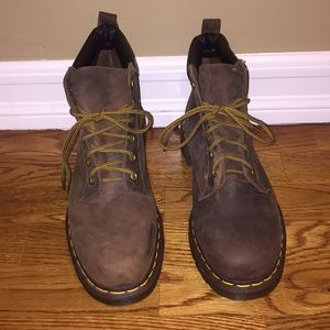 official dr martens men's size 10