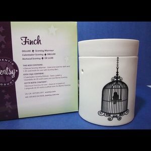 Scentsy “Finch” Deluxe Warmer-Retired
New in Box!