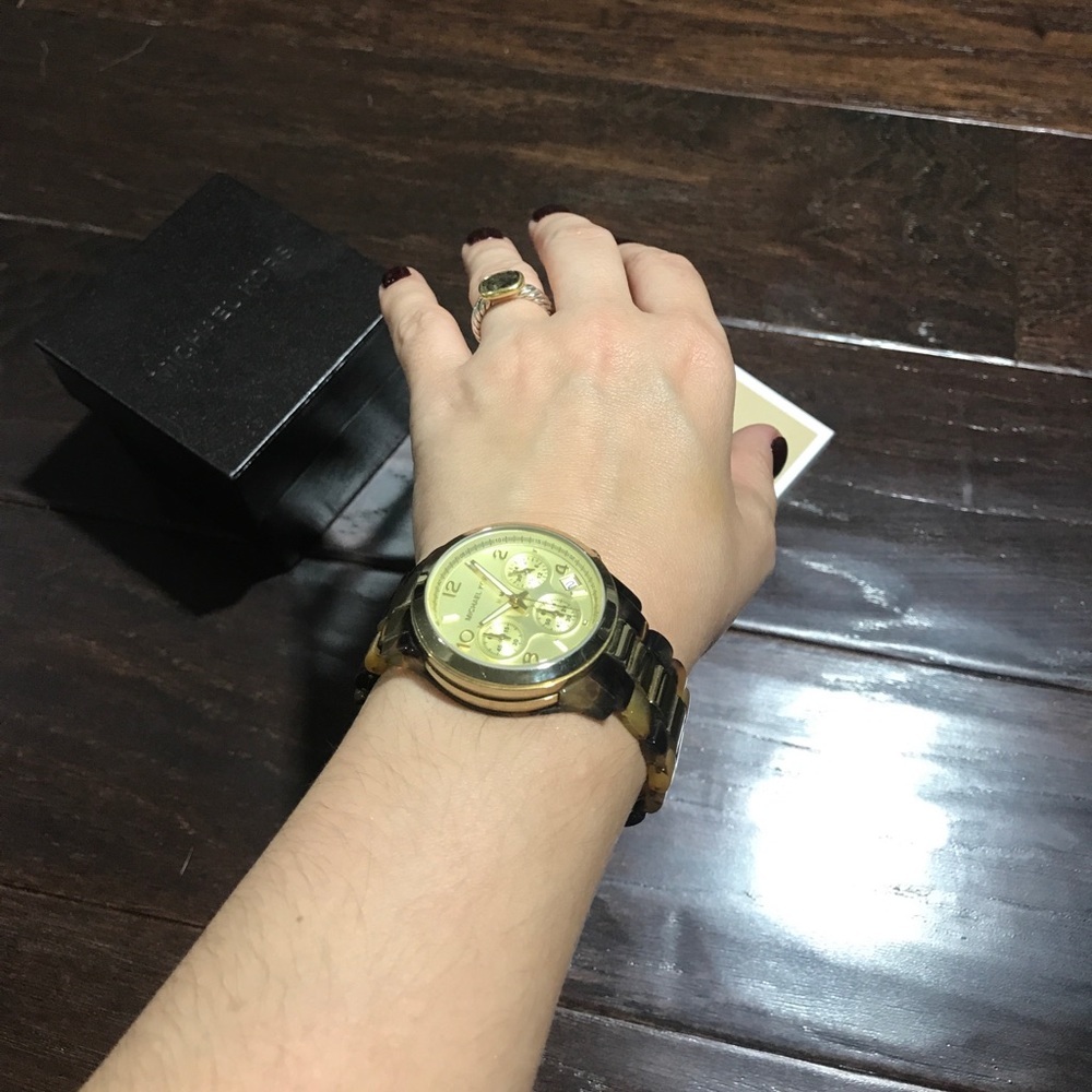Michael Kors Tortoise Shell Watch - Picture 3 of 6