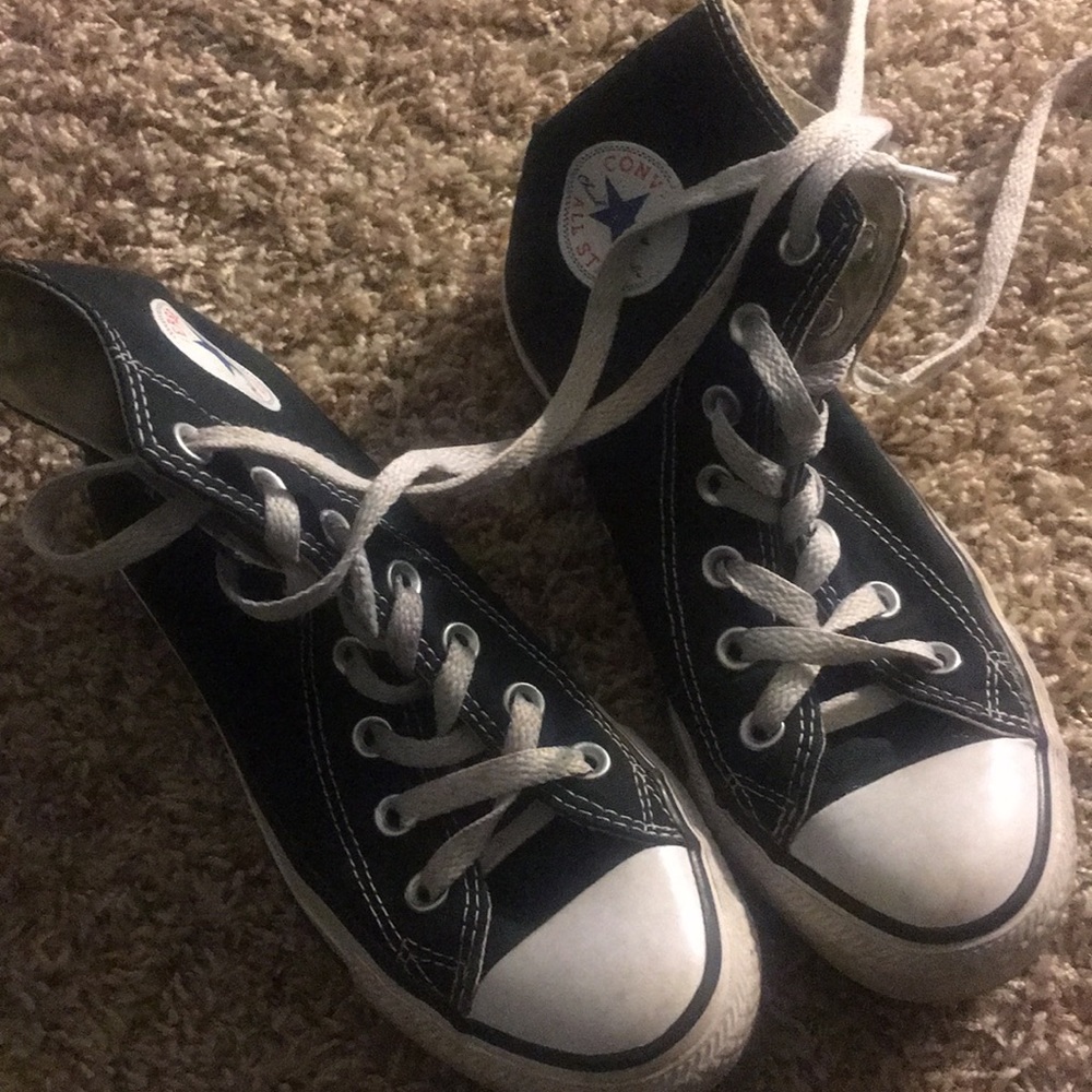 Black chuck taylor converse  size 6