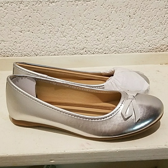 Brand New S.O. Spice Shoe - Silver - Picture 2 of 4