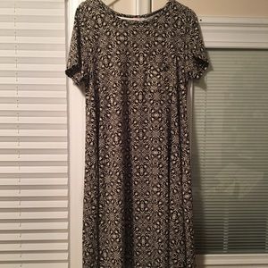 Beautiful LuLaRoe Carly Size Medium EUC