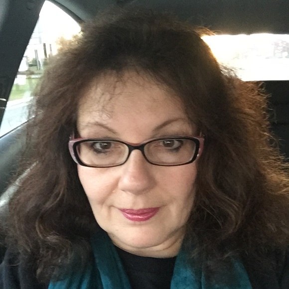 Meet your Posher, Annette - Picture 2 of 3