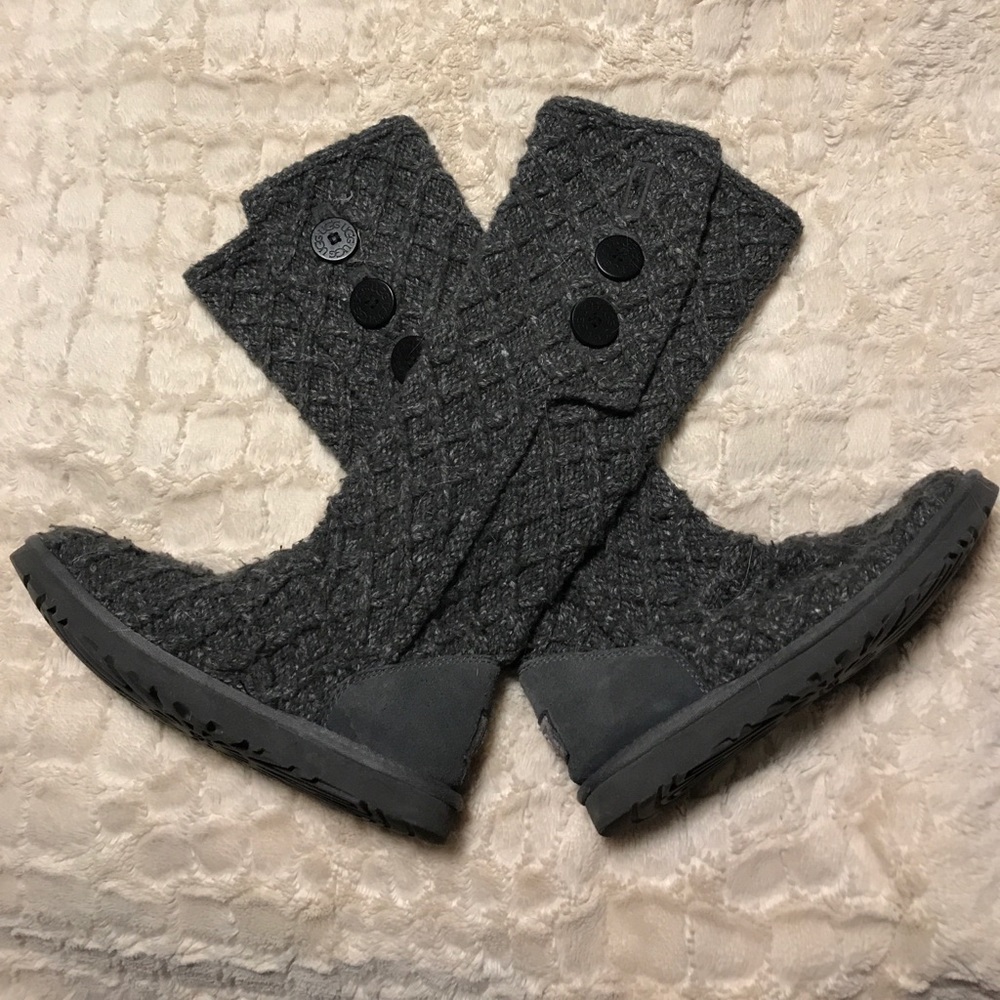 Ugg knit boots