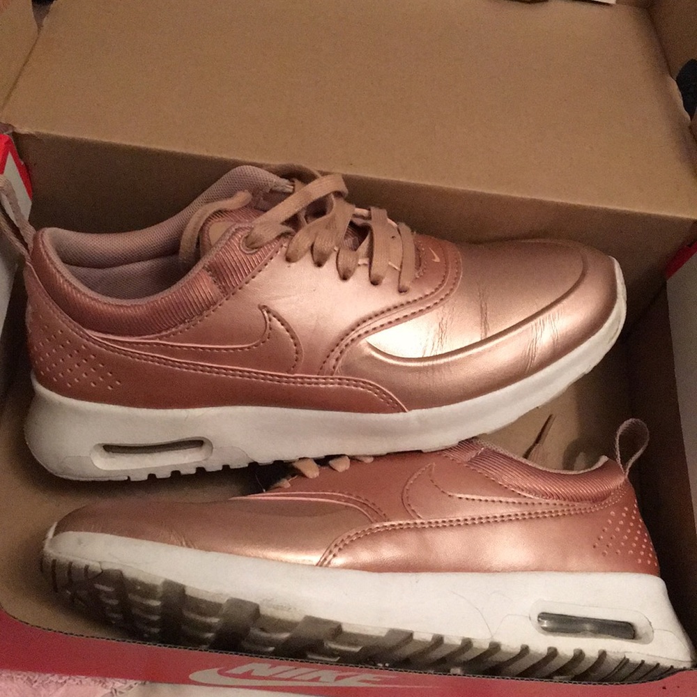 Nike Rose Gold Thea's SZ 6 WMN