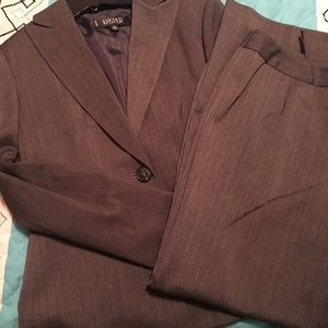 Kasper 2 piece pant suit