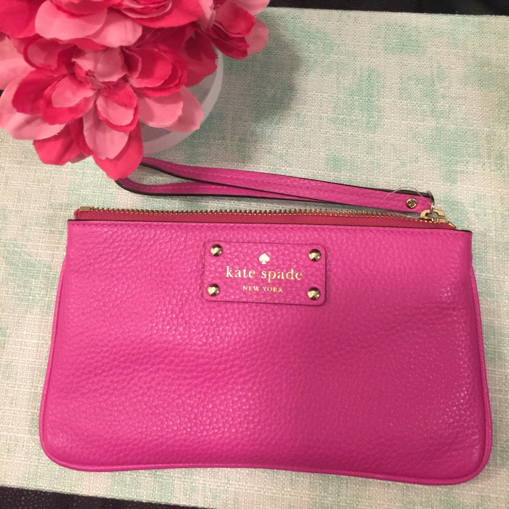 NWOT - Kate Spade leather wristlet Chrissy pink