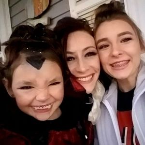 Meet your Posher, Hayley