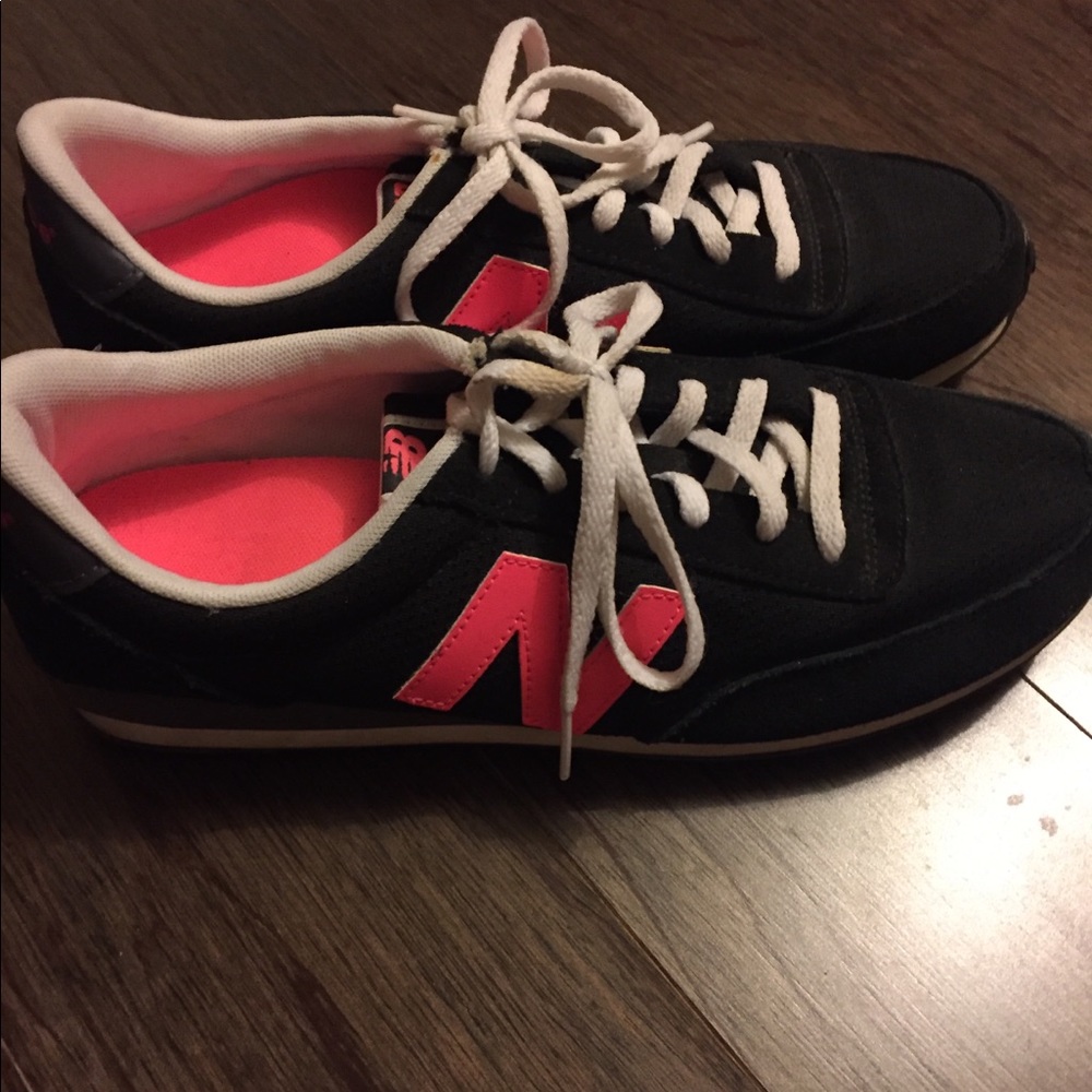 New Balance shoes- size 11 (fits like a 10) - EUC
