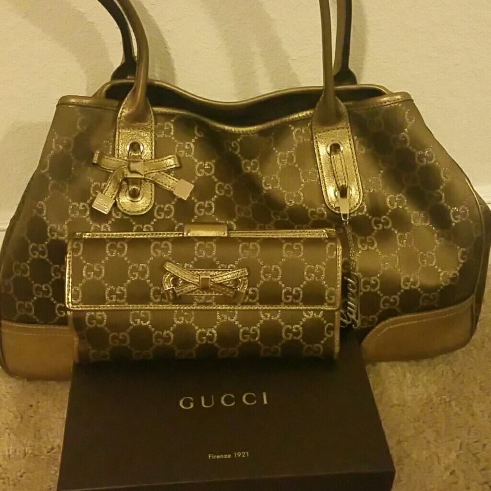 Gucci princy tote with matching wallet.