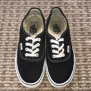 AUTHENTIC BLACK VANS