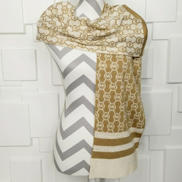 💕LAST 1💕 METALLIC MICHAEL KORS SCARF - Picture 3 of 4