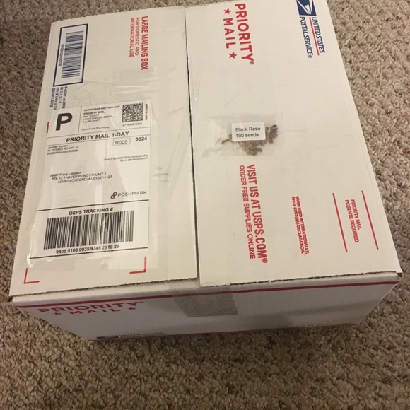 Multiple NEW Gifts 4 customers - Picture 3 of 4