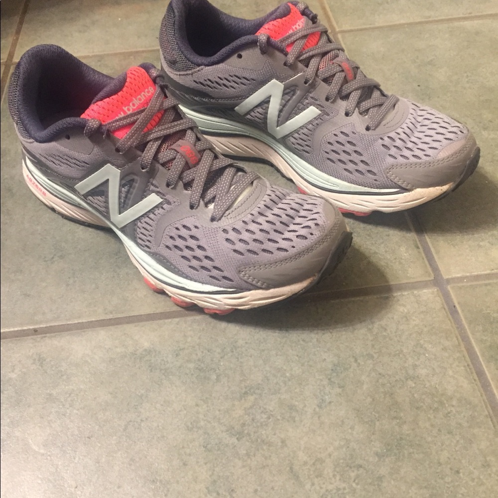 Like New, Womens, Cushioned New Balance w/insoles