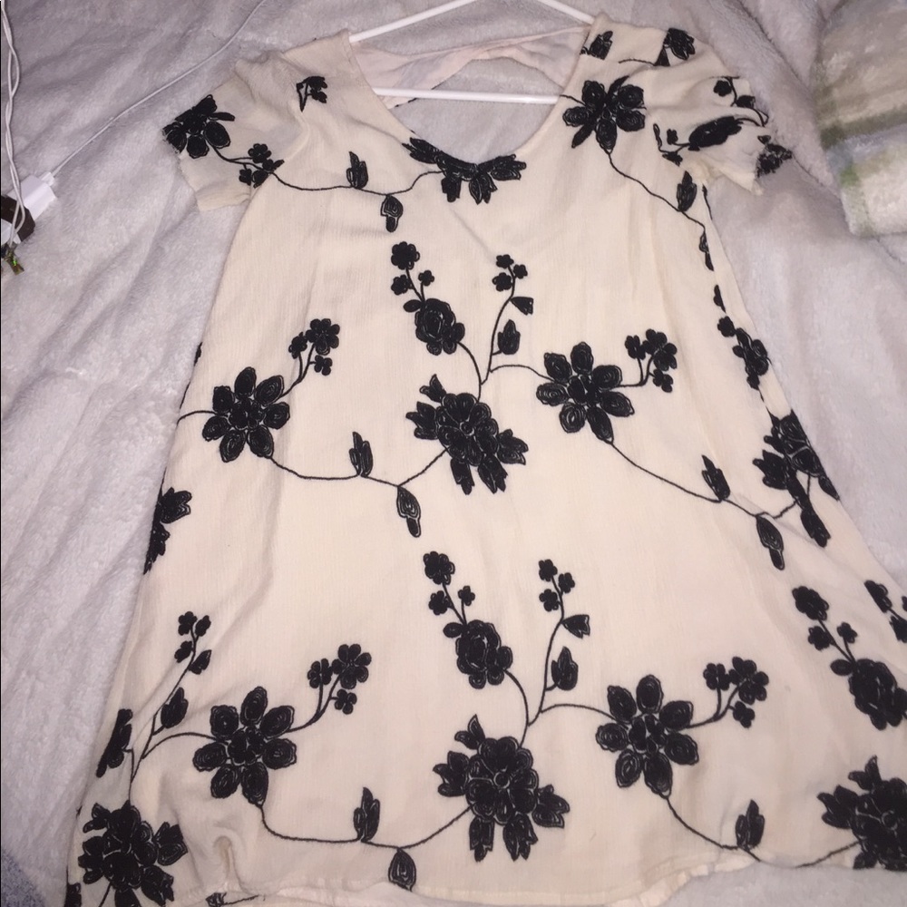 Illa illa mini dress with back cut out