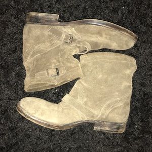 Women’s Booties size-9