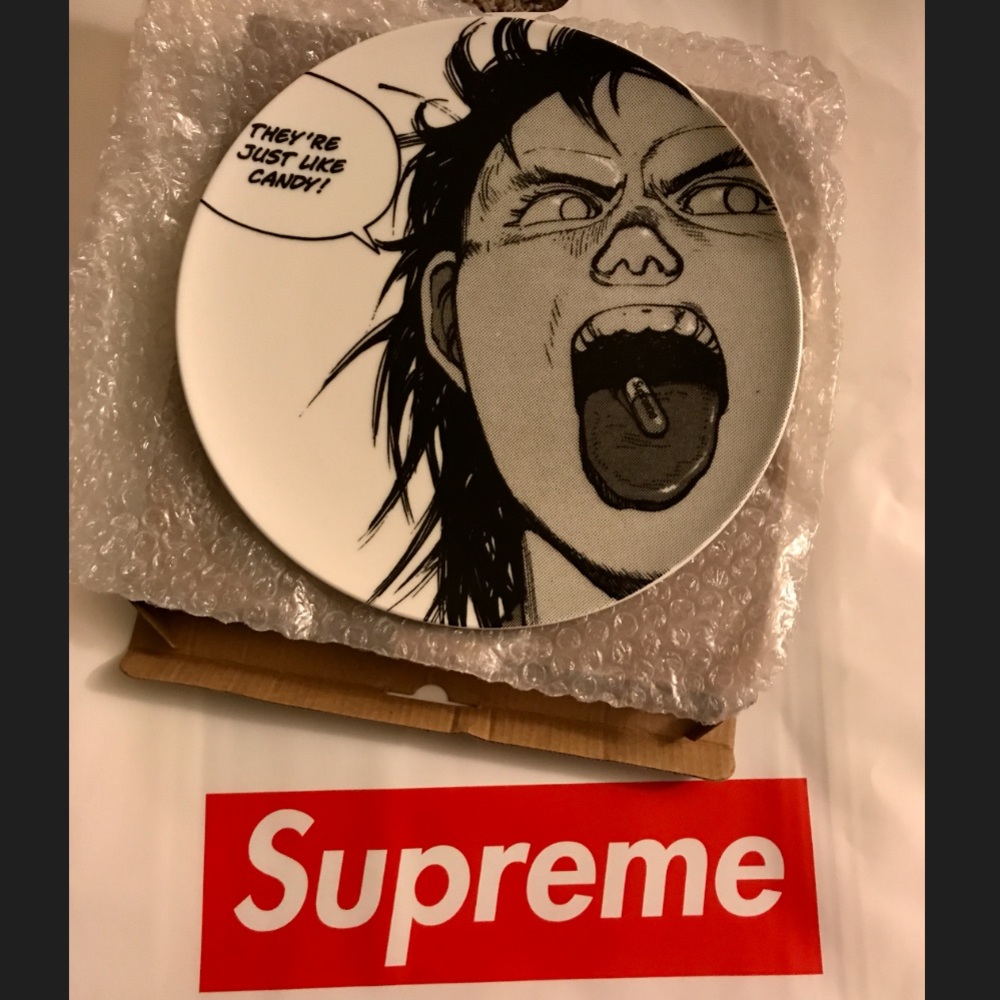 SUPREME AKIRA PLATE