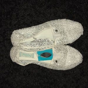 Women’s white Slip-ons size-9