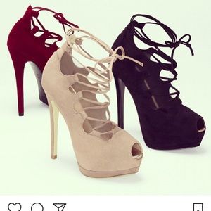 Women’s lace up shoes