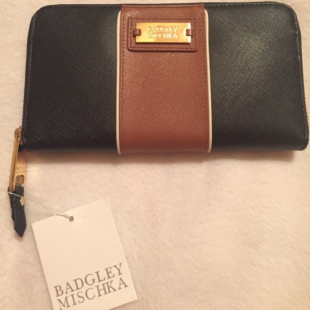 NWT Badgley Mischka Wallet