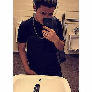 Meet your Posher, Kenny