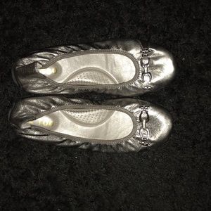 Women’s silver slip-on flats size-9
