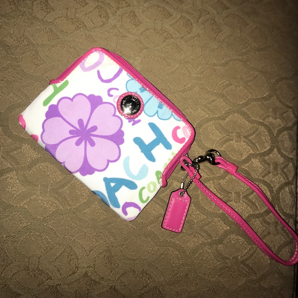 Authentic Coach Wallet/Wristlet - Picture 1 of 3