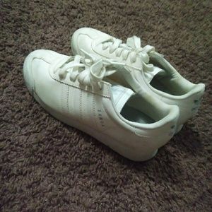 White Adidas Samoa