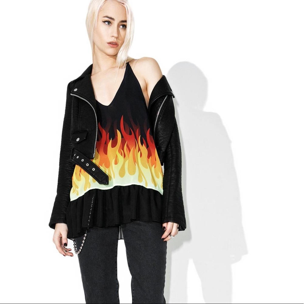 🔥The Ragged Priest Ember Top NEW!🔥